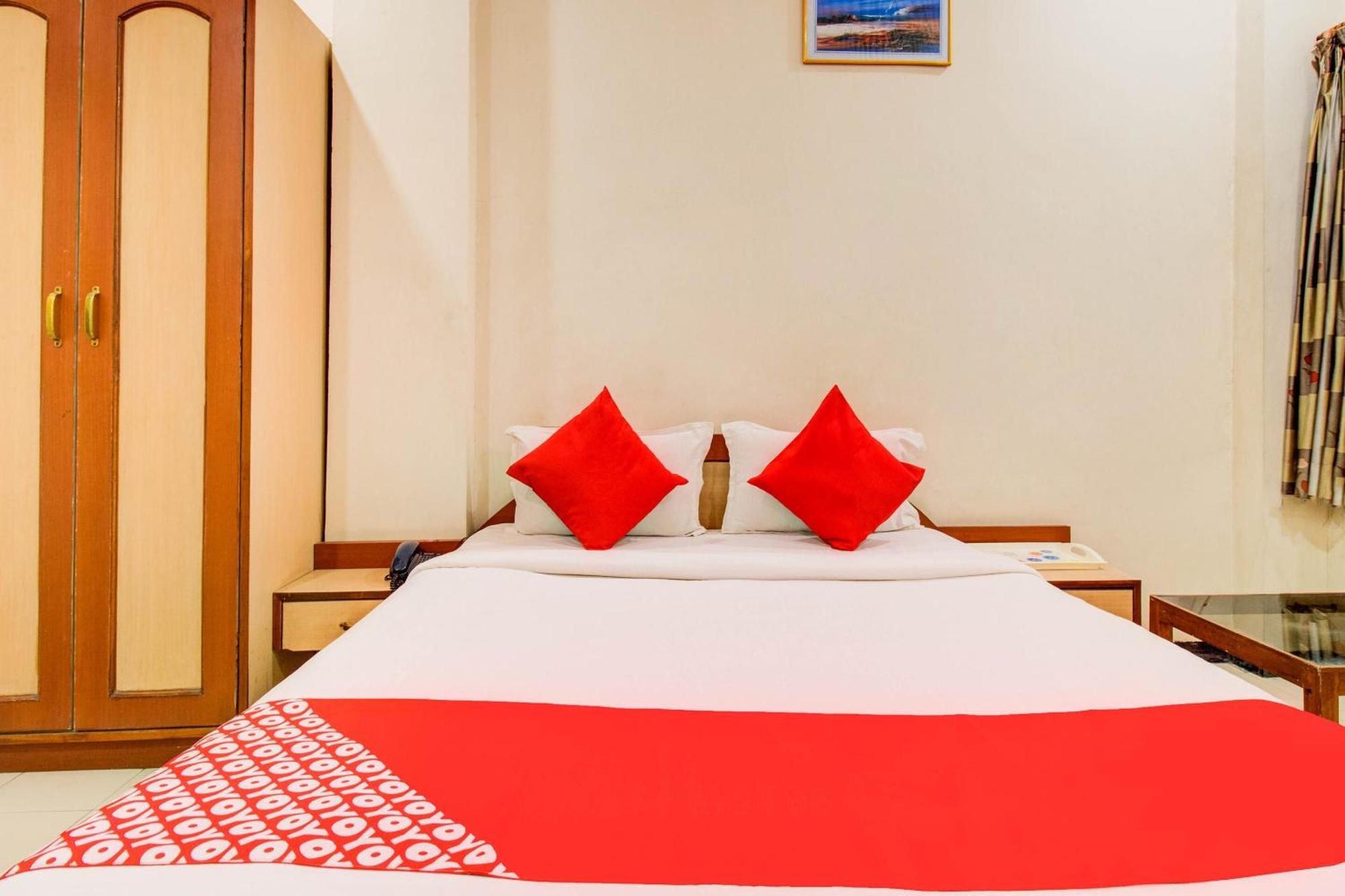 OYO 76714 Hotel Sri Jai Palace Nashik Exterior foto